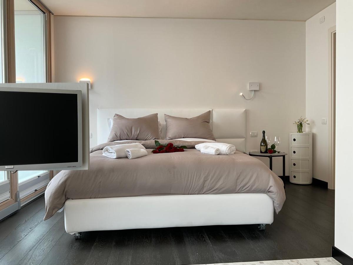 Grand Apartment Sissi Триест Екстериор снимка