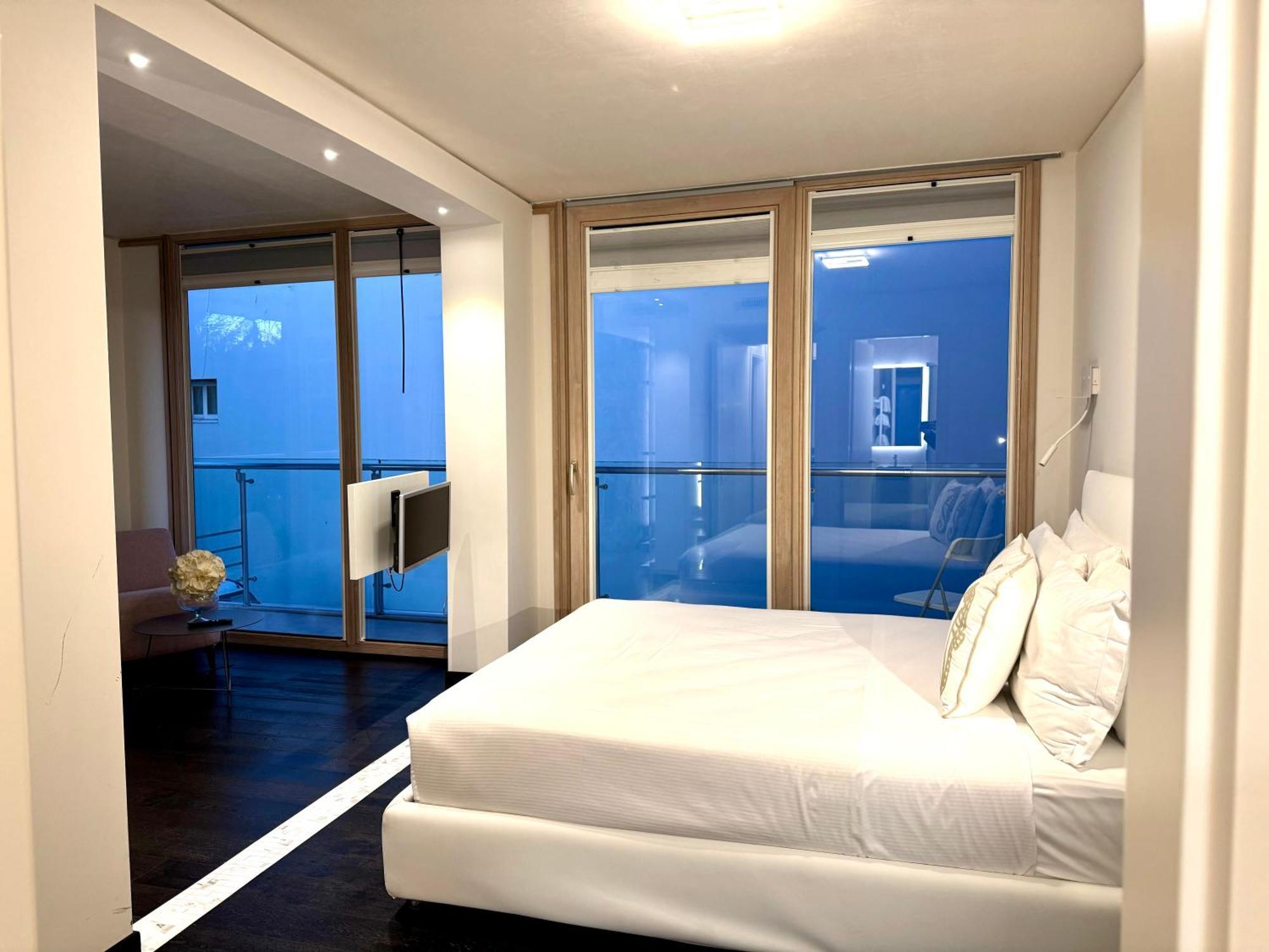 Grand Apartment Sissi Триест Екстериор снимка